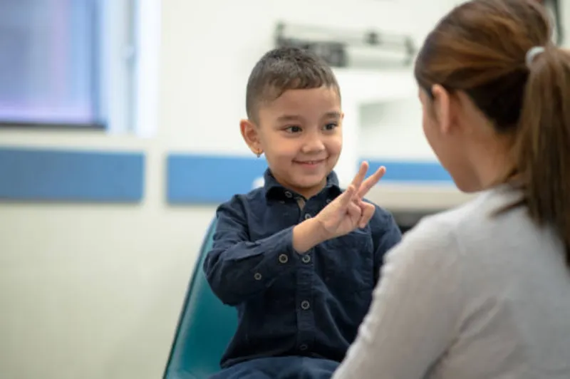 Terapia fonoaudiológica para atraso de linguagem em Hortolândia